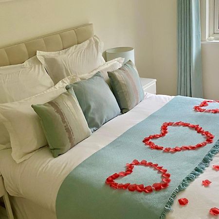 Ranmore Rise Retreat In The Surrey Hills 도킹 외부 사진