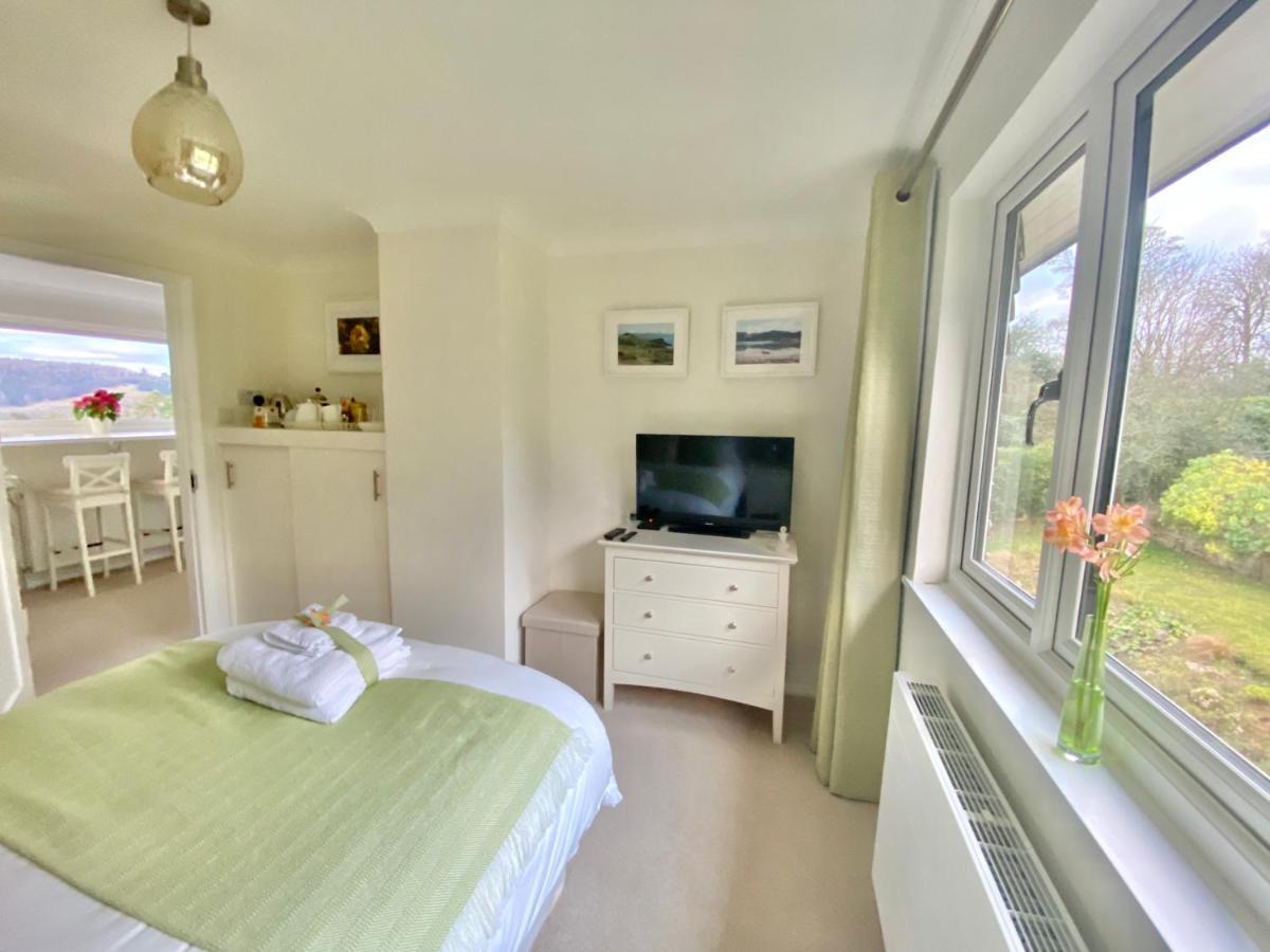Ranmore Rise Retreat In The Surrey Hills 도킹 외부 사진