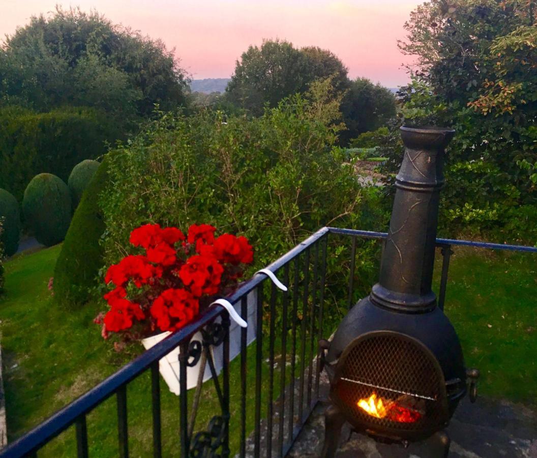 Ranmore Rise Retreat In The Surrey Hills 도킹 외부 사진