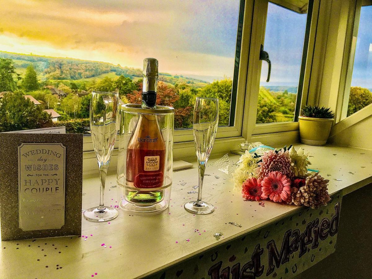 Ranmore Rise Retreat In The Surrey Hills 도킹 외부 사진